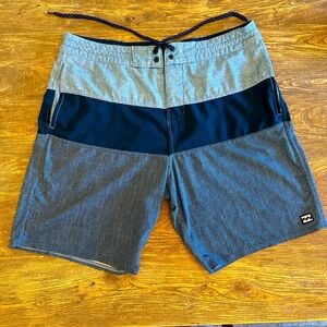 Billabong reconcile, Low Tide, board shorts, multicolored Blue average 32 seem